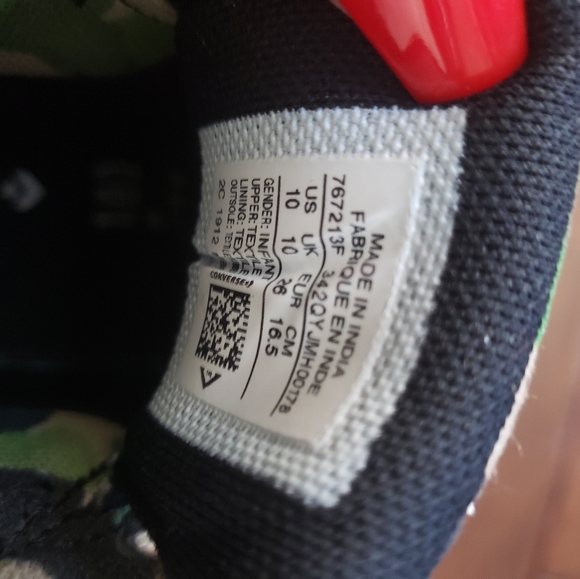 Black White & Camo Preowned Converse - Picture 5 of 7